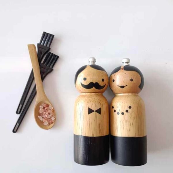 Hcc67a817ed524fc1b0e0ad5fbf990519K.jpg_720x720q50.jpg Cute Wooden Salt & Pepper Mills