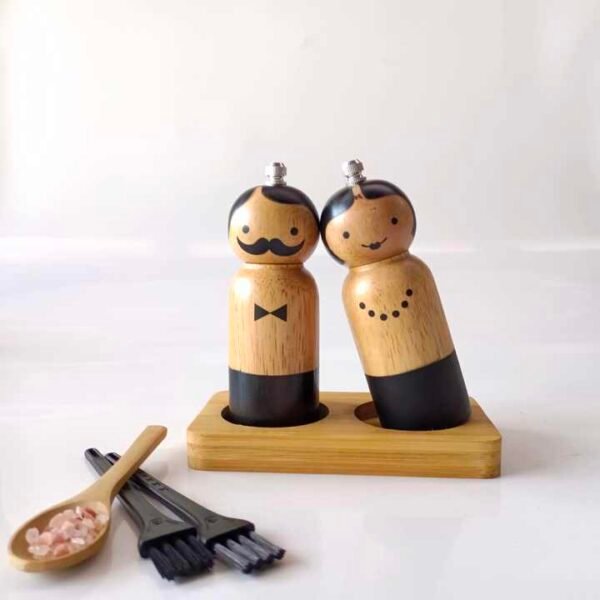 Hf141b5cb09dc4a80b685333db90c12a9P.jpg_720x720q50.jpg Cute Wooden Salt & Pepper Mills